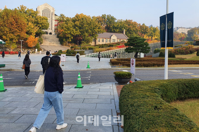 [르포]위드 코로나에 기지개 켜는 캠퍼스…학생들 표정이 바뀌었다