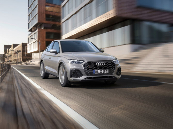 "고성능 쿠페형 SUV"…더 뉴 아우디 SQ5 스포트백 TFSI 출시