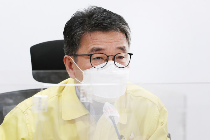 환자 급증 대비, 병상 여력 일 5000명→7000명…최대 1만명까지
