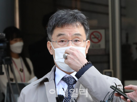 중앙지검 직원 코로나19 확진…김만배·남욱 조사 차질
