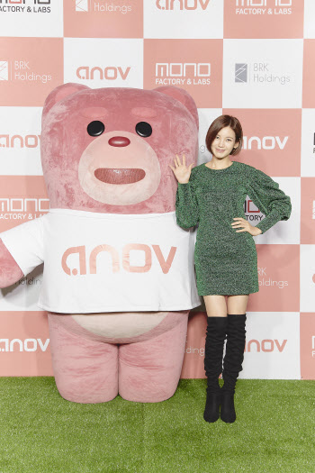 아노브코스메틱스, 공식 브랜드 론칭 행사 성료… 방송인 정가은 참여