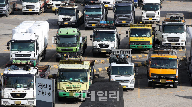 [포토]해외 직구도 어렵다…요소수 품귀에 커지는 물류 우려