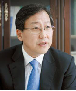 "기재부 해체, 득보다 실 많아…관료들은 환호성 칠 것"