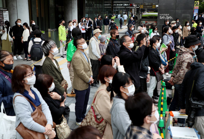 오사카 시민들은 왜 '위안부 옹호'한 극우정당에 환호했나[김보겸의 일본in]