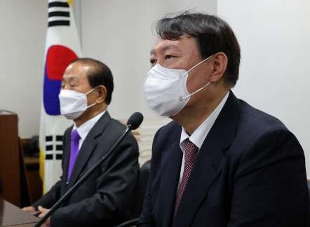 윤석열·안철수, 오늘 전국여성대회서 만난다