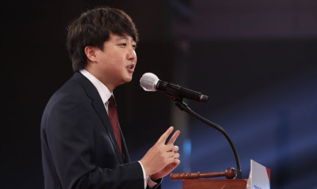 이준석 "2030 비하 보수진영 인사들, 몰상식"