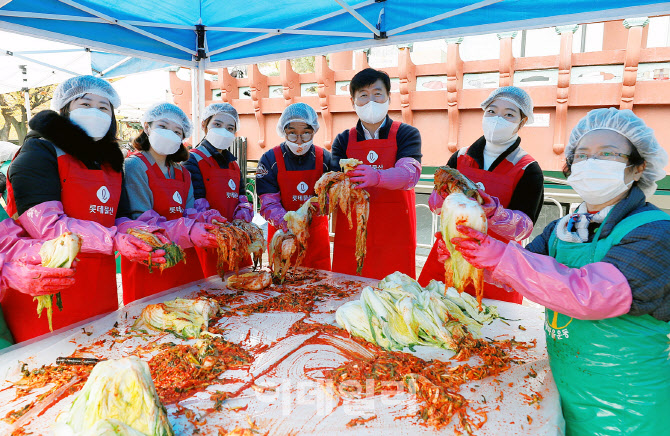 [포토] 롯데물산, 사랑의 김치 나누기 행사