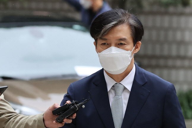 조국 “압수한 하드디스크 돌려달라” 법원에 가환부 신청