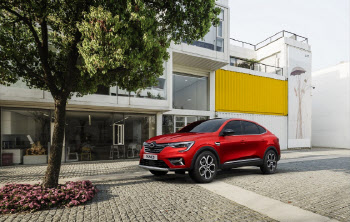 "차에서 내리지 않고 쇼핑"…미래 지향적 SUV 'XM3'