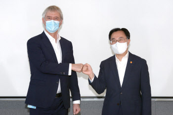ASML CEO 만난 산업장관 “국내 투자 적극 뒷받침”
