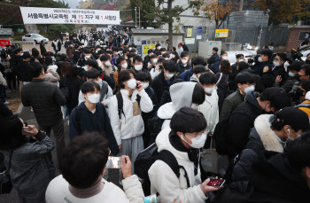 아이돌 수험생 등장에 "꺅!"…난장판 된 수험장