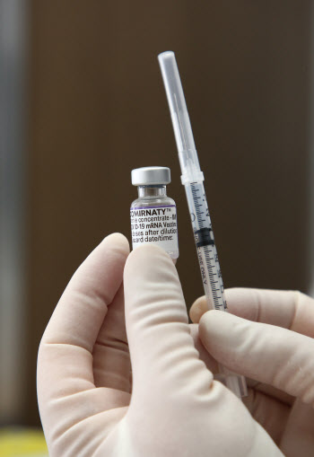 독일, 의료체계 과부하 위기로 백신 미접종자 활동 제한 강화