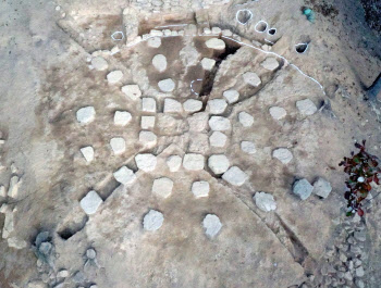 세종서 7세기 사비 백제시대 다각다층 건물터, 국내 최초 확인