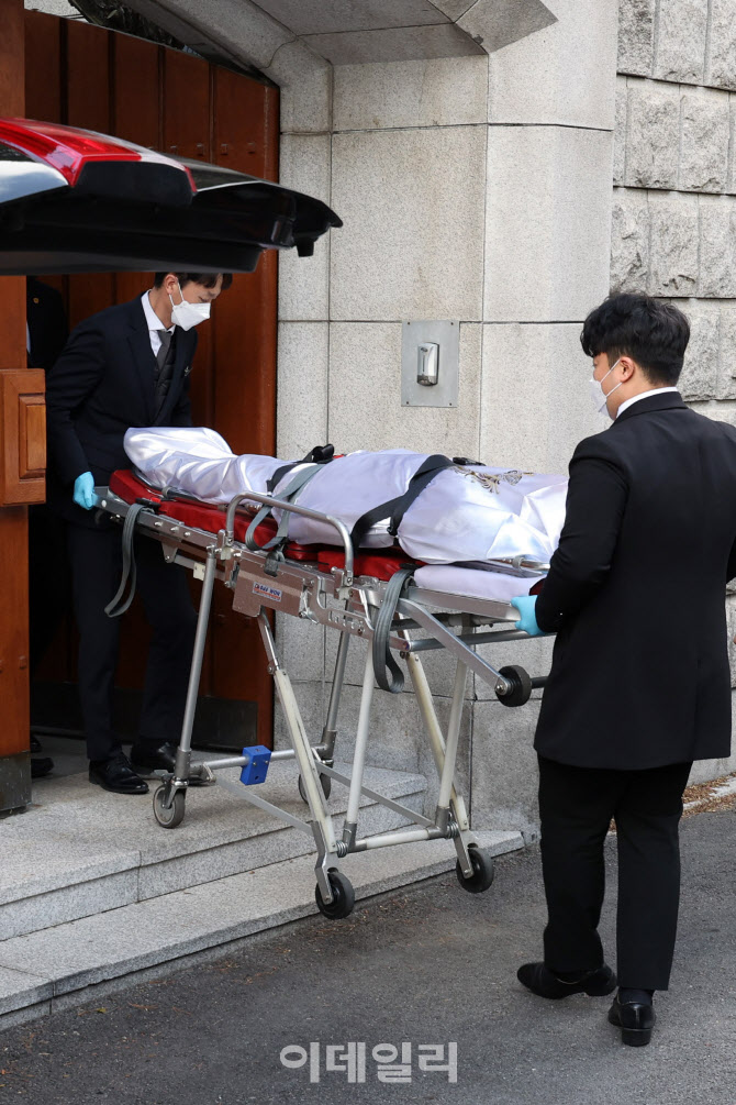 [포토]자택에서 나오는 전두환 운구