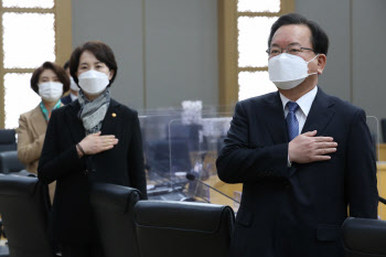 김 총리 “오미크론 비상…12월 집회 자제해달라”