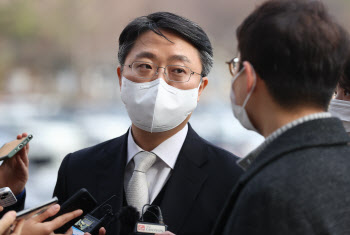 '빈손 압수수색' 체면 구긴 공수처…이젠 고소 위기