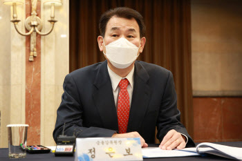 정은보 “동일군 감사인 재지정 요청권 부여…기업부담 완화”