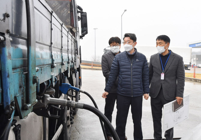 이억원 차관 "요소수 대응, 민관 협력해 위기 극복한 모범사례"