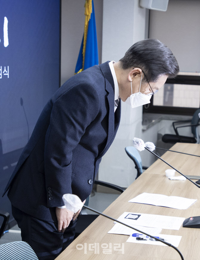 [포토]이재명 후보, 아들 불법도박 인정…"부모로서 사과, 치료 받게 할 것"