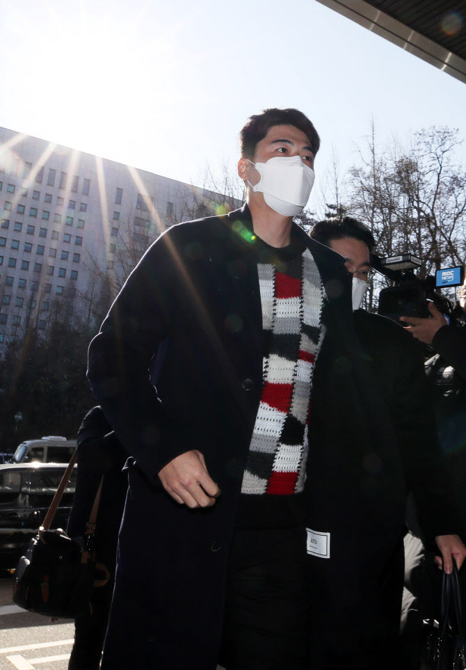[포토] 기성용, 대질조사 위해 서초경찰서 출석