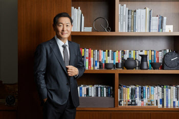 "CES서 공개할 삼성 新무기는"…한종희, 글로벌 데뷔 앞두고 '예고편'