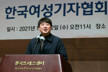 이준석 "대선 역할? 나 빠져야 이긴다는 사람에 물어봐"