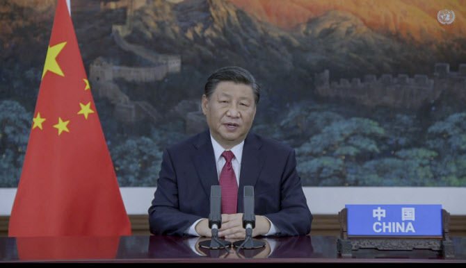 시진핑, 숄츠와 첫 전화통화서 “냉전적 사고 단호히 반대해야”