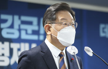 이재명 “골든 아닌 데드크로스…尹 하락은 일시적 현상”