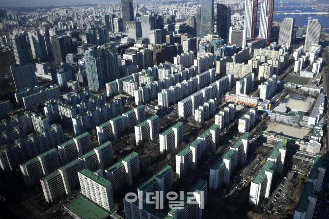 [포토]1주택자 보유세 완화, 홍남기 "검토"