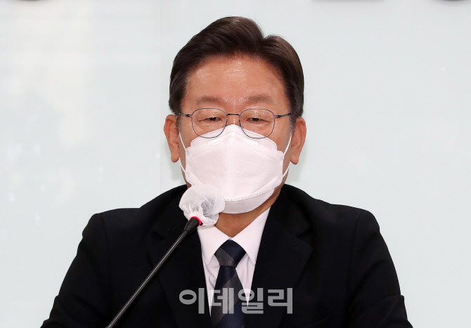 이재명, 尹 ‘토론 무용론’에 “민주주의 하지 않겠다는 선언”