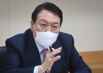 권성동 "윤석열, 토론 겁 안내…얕잡아 봤다간 후회할 것"