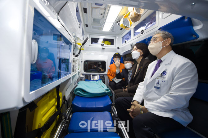 임혜숙 과기정통부 장관, ‘AI 앰뷸런스’ 현장 점검