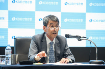 속도 못내는 산업은행發 M&A…기간산업 개편 안갯속