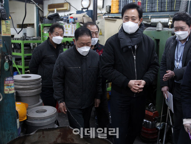 [포토] 오세훈 서울시장, 뿌리산업 거점지 문래동 방문