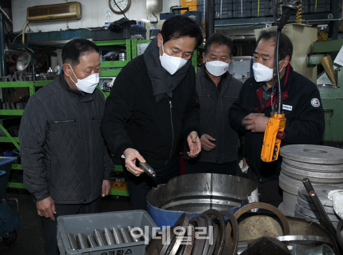 [포토] 문래동 현장 점검하는 오세훈 시장