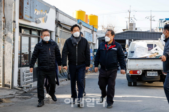 [포토] 문래동 기계금속 직접지구 찾은 오세훈 시장