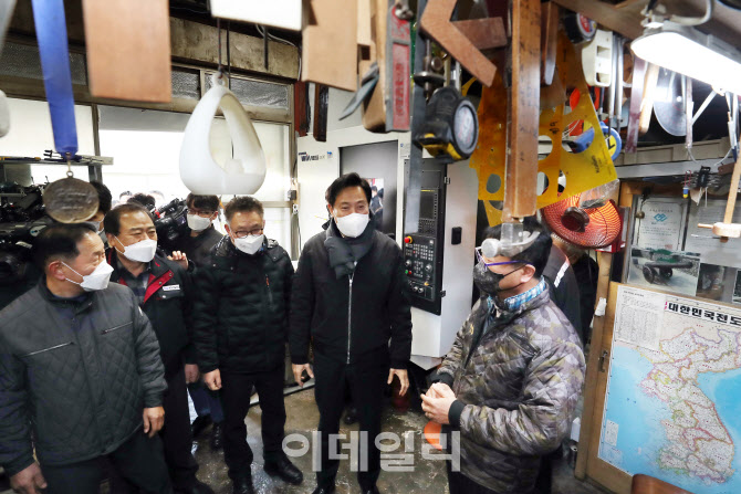 [포토] 뿌리산업 현장 찾은 오세훈 시장