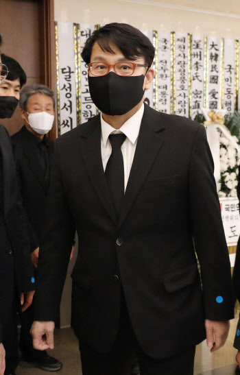 윤상현 "이준석 사퇴는 자해행위…朴정부 몰락 기시감"