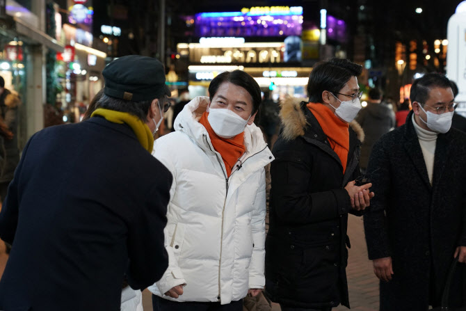 윤석열, 이준석과 화해 후 본격 정책행보…안철수는 2박3일 충청行