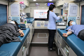 강남 차병원 임직원, 혈액부족 극복 위해 헌혈 동참