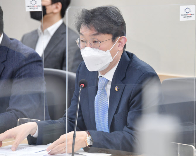 기재차관 "인니 석탄 영향 제한적…가격 상승 가능성 대비"