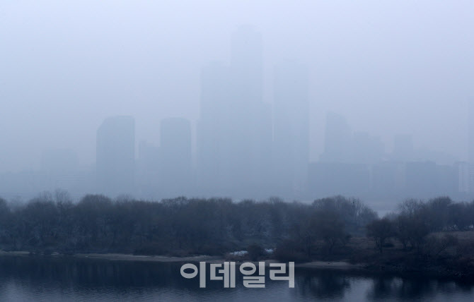 [포토]미세먼지 속 고층빌딩