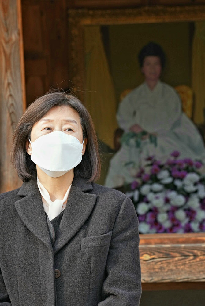 안철수 부인 김미경 교수 "육영수 여사, 사랑과 봉사의 상징"