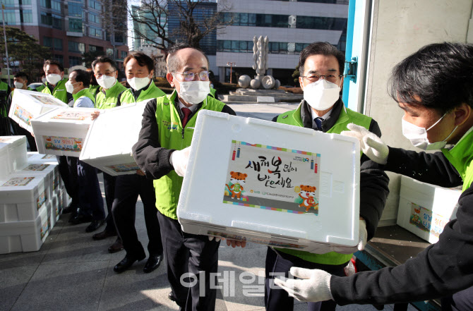 [포토] 농협, 설 꾸러미 배송