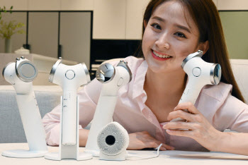 '집에서 단 10분만에 탄력관리 끝'…LG 프라엘 인텐시브 멀티케어