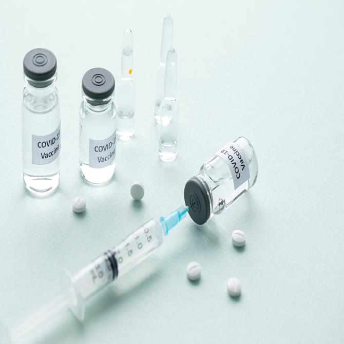 [팩트체크] 미국 성인 절반이 코로나 백신을 최소 1차례 맞았다
