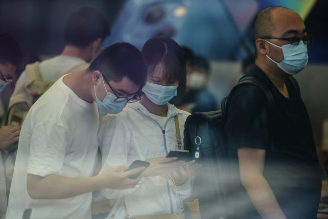중국 스마트폰 작년 출하 16%↑…여전히 코로나 전 '하회'