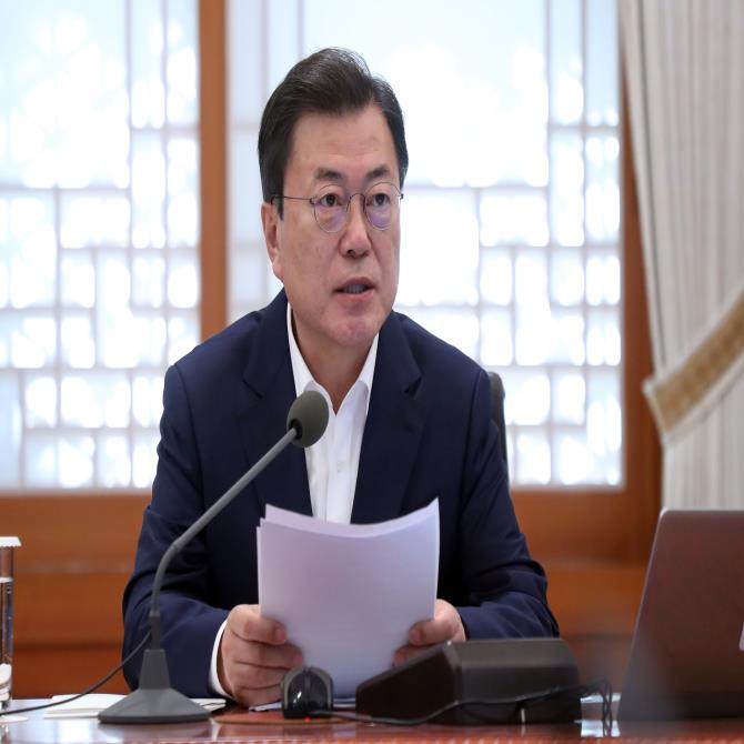 [밑줄 쫙!] 文 "글로벌 반도체 공급망, 우리가 계속 주도해야"