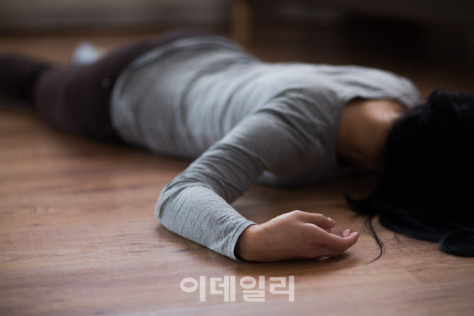 '외도 의심' 70대 아내 살해한 의처증 80대 남편 송치