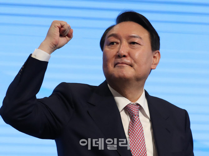 윤석열, 정치 분야 공약 발표…'작은 청와대' 쇄신안 주목